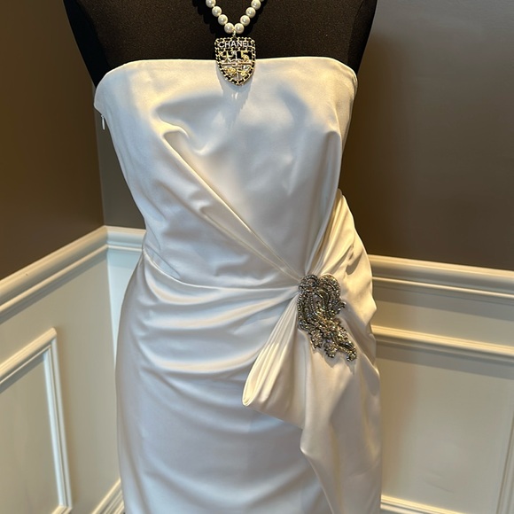 ABS Elegant white satin dress - Picture 3 of 16